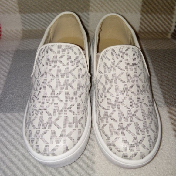 MK Kids Canvas Slip On Shoes - Picture 1 of 8